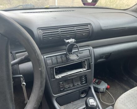 Серый Ауди А4, объемом двигателя 1.9 л и пробегом 300 тыс. км за 900 $, фото 2 на Automoto.ua