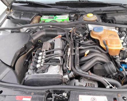 Серый Ауди А4, объемом двигателя 1.8 л и пробегом 411 тыс. км за 2600 $, фото 7 на Automoto.ua