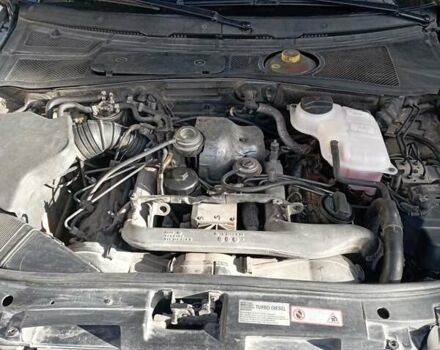 Сірий Ауді А4, об'ємом двигуна 2.5 л та пробігом 467 тис. км за 3800 $, фото 16 на Automoto.ua