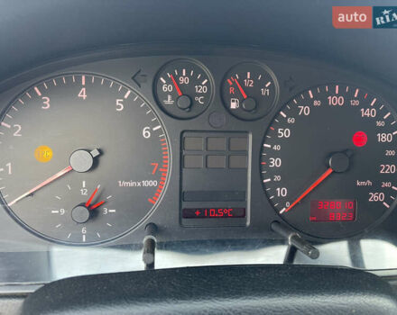 Серый Ауди А4, объемом двигателя 1.8 л и пробегом 328 тыс. км за 3800 $, фото 5 на Automoto.ua