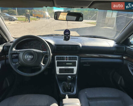 Сірий Ауді А4, об'ємом двигуна 2.5 л та пробігом 300 тис. км за 1850 $, фото 2 на Automoto.ua