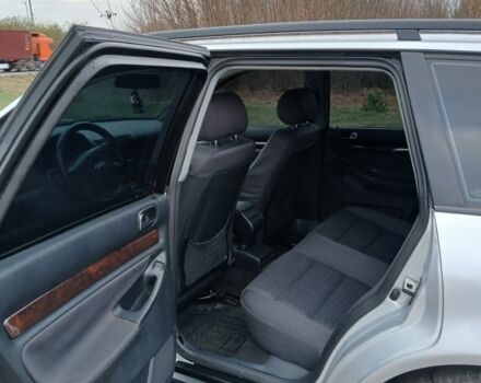 Серый Ауди А4, объемом двигателя 2.4 л и пробегом 344 тыс. км за 4500 $, фото 5 на Automoto.ua