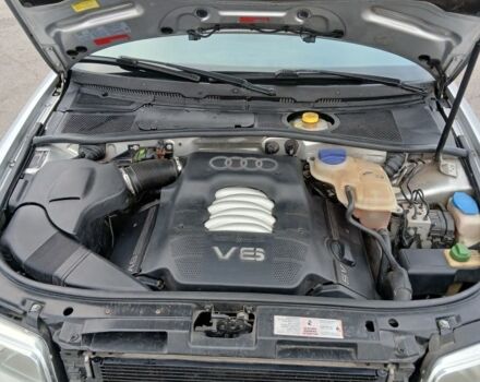 Серый Ауди А4, объемом двигателя 2.4 л и пробегом 344 тыс. км за 4500 $, фото 6 на Automoto.ua