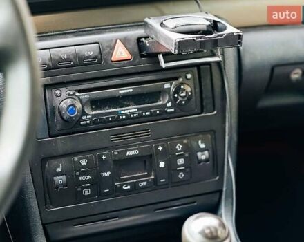 Ауді А4 2001 у Львові на Automoto.ua Сірий Ауді А4, об'ємом двигуна 1.9 л та пробігом 457 тис. км за 3750 $, фото 6 на Automoto.ua