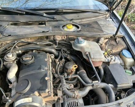 Серый Ауди А4, объемом двигателя 1.9 л и пробегом 400 тыс. км за 4400 $, фото 4 на Automoto.ua