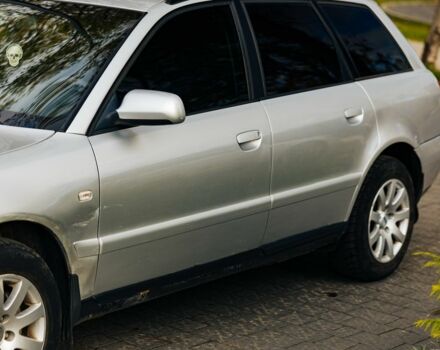 Ауді А4 2001 у Львові на Automoto.ua Сірий Ауді А4, об'ємом двигуна 1.9 л та пробігом 457 тис. км за 3750 $, фото 4 на Automoto.ua