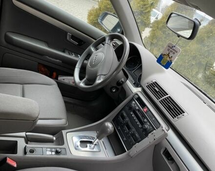 Сірий Ауді А4, об'ємом двигуна 1.8 л та пробігом 247 тис. км за 4500 $, фото 2 на Automoto.ua