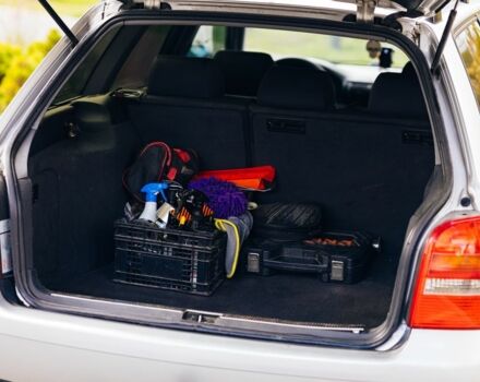 Ауді А4 2001 у Львові на Automoto.ua Сірий Ауді А4, об'ємом двигуна 1.9 л та пробігом 457 тис. км за 3750 $, фото 9 на Automoto.ua