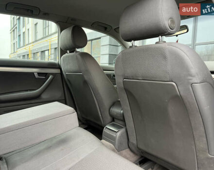 Сірий Ауді А4, об'ємом двигуна 1.8 л та пробігом 250 тис. км за 3999 $, фото 12 на Automoto.ua