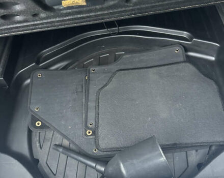 Сірий Ауді А4, об'ємом двигуна 1.6 л та пробігом 250 тис. км за 4400 $, фото 44 на Automoto.ua