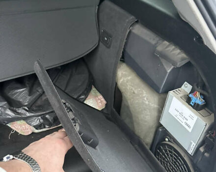 Сірий Ауді А4, об'ємом двигуна 1.6 л та пробігом 250 тис. км за 4400 $, фото 45 на Automoto.ua