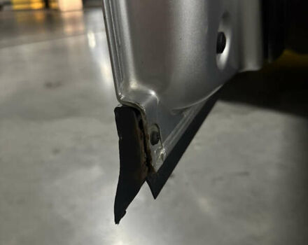 Сірий Ауді А4, об'ємом двигуна 1.6 л та пробігом 250 тис. км за 4400 $, фото 17 на Automoto.ua