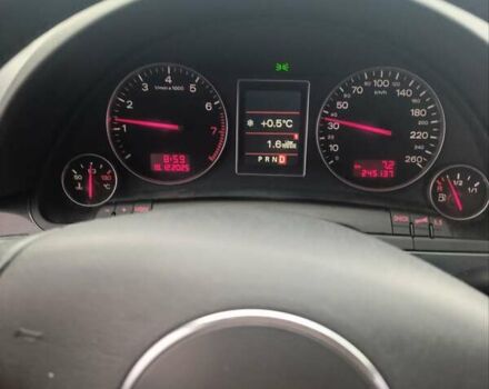 Сірий Ауді А4, об'ємом двигуна 1.8 л та пробігом 250 тис. км за 4900 $, фото 11 на Automoto.ua