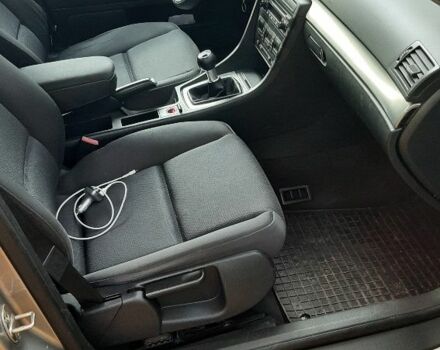 Серый Ауди А4, объемом двигателя 2 л и пробегом 256 тыс. км за 4400 $, фото 7 на Automoto.ua