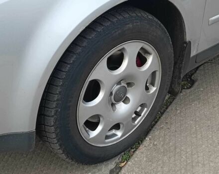 Сірий Ауді А4, об'ємом двигуна 2.4 л та пробігом 282 тис. км за 5390 $, фото 5 на Automoto.ua