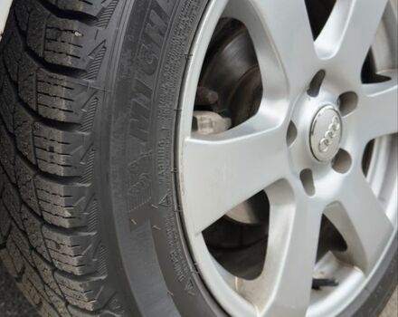 Серый Ауди А4, объемом двигателя 2 л и пробегом 300 тыс. км за 3990 $, фото 11 на Automoto.ua