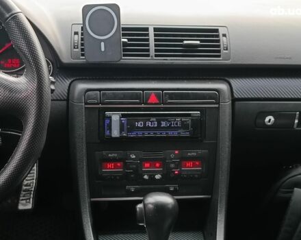 Сірий Ауді А4, об'ємом двигуна 2.4 л та пробігом 282 тис. км за 5390 $, фото 17 на Automoto.ua