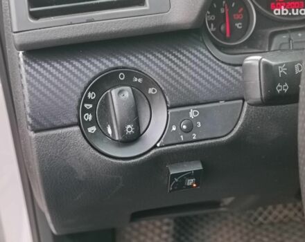 Сірий Ауді А4, об'ємом двигуна 2.4 л та пробігом 282 тис. км за 5390 $, фото 22 на Automoto.ua