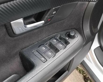 Сірий Ауді А4, об'ємом двигуна 2.4 л та пробігом 282 тис. км за 5390 $, фото 21 на Automoto.ua