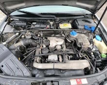 Серый Ауди А4, объемом двигателя 2 л и пробегом 400 тыс. км за 1900 $, фото 7 на Automoto.ua