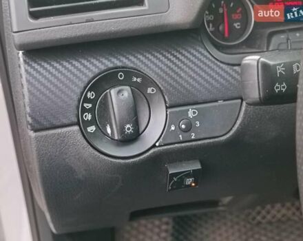 Сірий Ауді А4, об'ємом двигуна 2.4 л та пробігом 282 тис. км за 5390 $, фото 23 на Automoto.ua