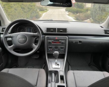 Серый Ауди А4, объемом двигателя 2 л и пробегом 300 тыс. км за 3990 $, фото 9 на Automoto.ua