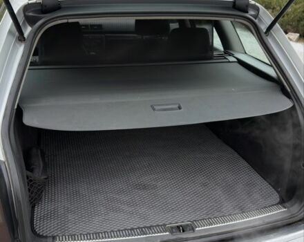 Серый Ауди А4, объемом двигателя 2 л и пробегом 300 тыс. км за 3990 $, фото 13 на Automoto.ua