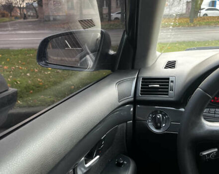 Сірий Ауді А4, об'ємом двигуна 1.9 л та пробігом 390 тис. км за 4950 $, фото 4 на Automoto.ua