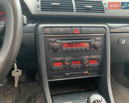 Серый Ауди А4, объемом двигателя 2 л и пробегом 319 тыс. км за 5200 $, фото 11 на Automoto.ua