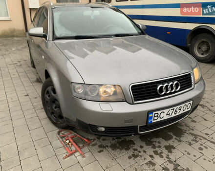 Серый Ауди А4, объемом двигателя 2 л и пробегом 319 тыс. км за 5200 $, фото 1 на Automoto.ua