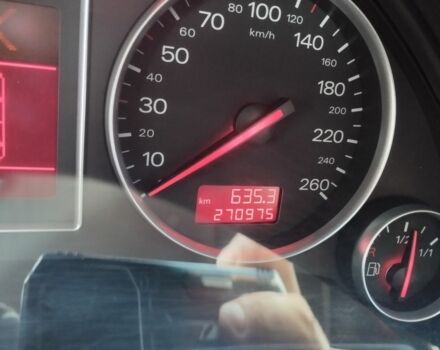 Серый Ауди А4, объемом двигателя 2.5 л и пробегом 272 тыс. км за 6150 $, фото 4 на Automoto.ua