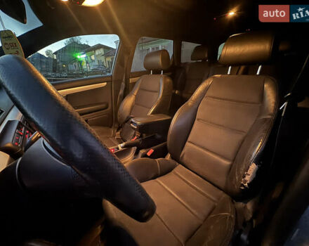 Ауди А4 2004 в Турке на Automoto.ua Серый Ауди А4, объемом двигателя 2.5 л и пробегом 320 тыс. км за 3400 $, фото 9 на Automoto.ua