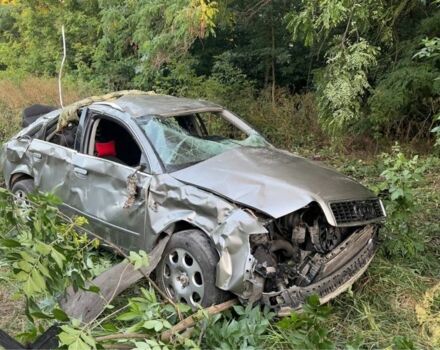 Серый Ауди А4, объемом двигателя 2.5 л и пробегом 370 тыс. км за 700 $, фото 4 на Automoto.ua