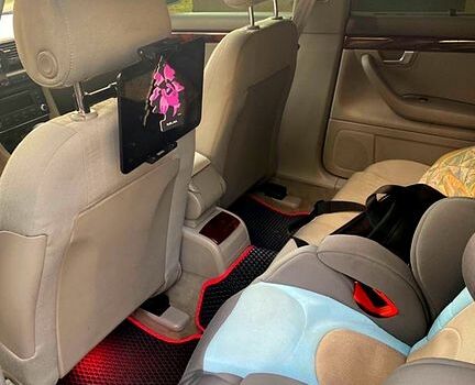 Сірий Ауді А4, об'ємом двигуна 25 л та пробігом 395 тис. км за 5700 $, фото 1 на Automoto.ua