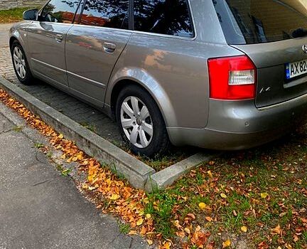 Сірий Ауді А4, об'ємом двигуна 25 л та пробігом 395 тис. км за 5700 $, фото 2 на Automoto.ua