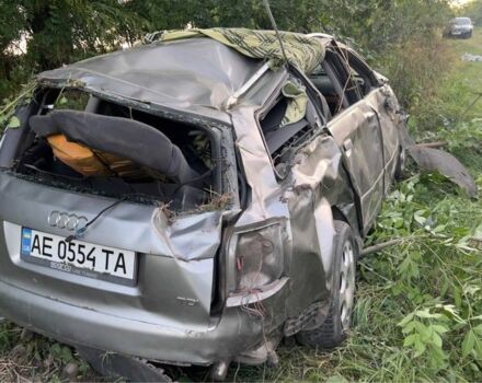 Серый Ауди А4, объемом двигателя 2.5 л и пробегом 370 тыс. км за 700 $, фото 3 на Automoto.ua