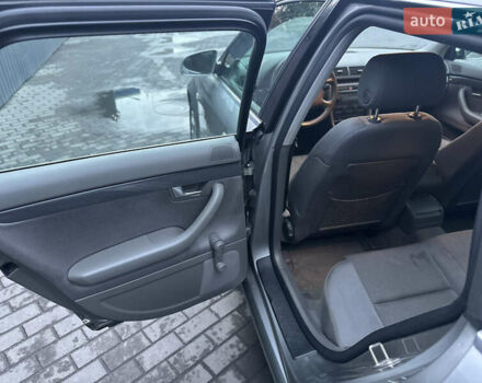 Сірий Ауді А4, об'ємом двигуна 2 л та пробігом 255 тис. км за 5900 $, фото 19 на Automoto.ua