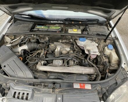 Сірий Ауді А4, об'ємом двигуна 2.5 л та пробігом 309 тис. км за 4000 $, фото 4 на Automoto.ua