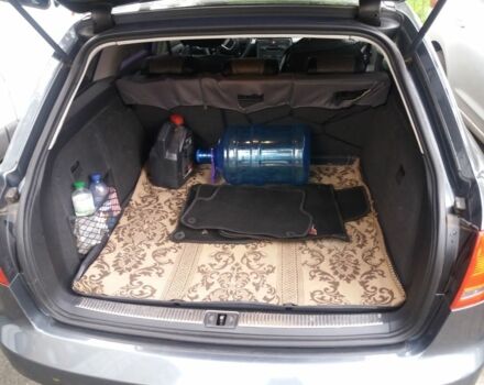 Серый Ауди А4, объемом двигателя 2 л и пробегом 330 тыс. км за 6450 $, фото 5 на Automoto.ua