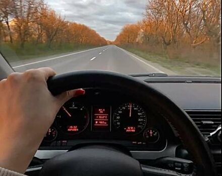 Сірий Ауді А4, об'ємом двигуна 2 л та пробігом 330 тис. км за 6900 $, фото 34 на Automoto.ua