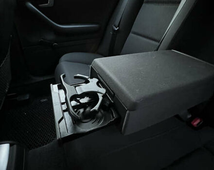 Сірий Ауді А4, об'ємом двигуна 1.8 л та пробігом 260 тис. км за 6200 $, фото 14 на Automoto.ua