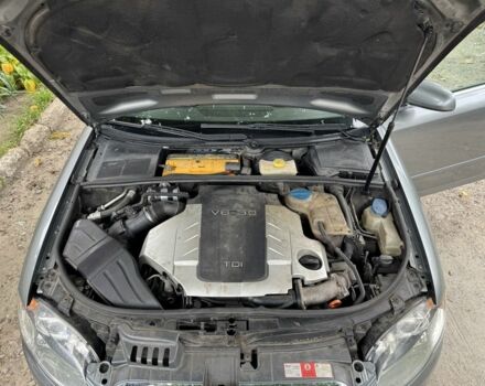 Серый Ауди А4, объемом двигателя 3 л и пробегом 290 тыс. км за 4900 $, фото 2 на Automoto.ua