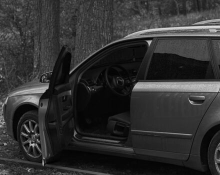 Серый Ауди А4, объемом двигателя 2 л и пробегом 280 тыс. км за 3700 $, фото 2 на Automoto.ua