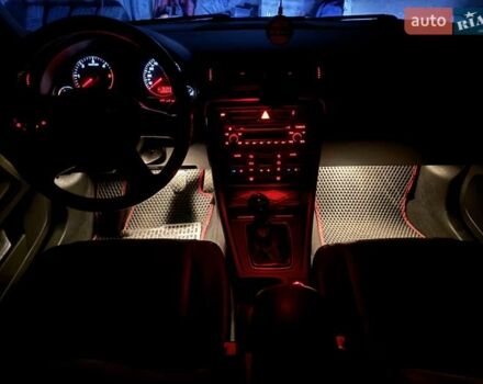 Сірий Ауді А4, об'ємом двигуна 2 л та пробігом 330 тис. км за 6900 $, фото 27 на Automoto.ua