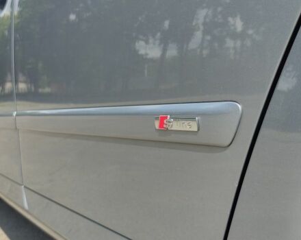 Серый Ауди А4, объемом двигателя 2 л и пробегом 250 тыс. км за 7300 $, фото 4 на Automoto.ua