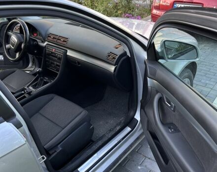 Серый Ауди А4, объемом двигателя 2 л и пробегом 350 тыс. км за 5500 $, фото 3 на Automoto.ua