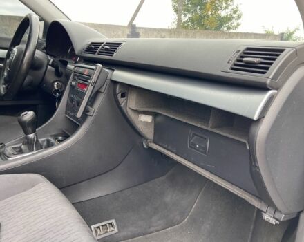 Серый Ауди А4, объемом двигателя 2 л и пробегом 296 тыс. км за 3700 $, фото 9 на Automoto.ua