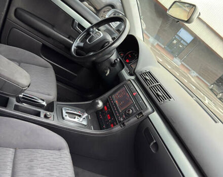 Серый Ауди А4, объемом двигателя 2.5 л и пробегом 296 тыс. км за 5300 $, фото 12 на Automoto.ua