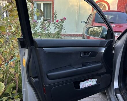 Серый Ауди А4, объемом двигателя 2 л и пробегом 350 тыс. км за 5500 $, фото 2 на Automoto.ua