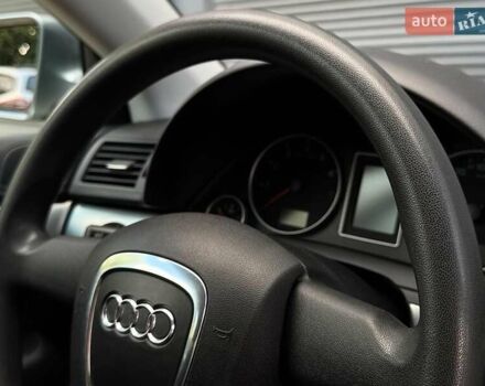Сірий Ауді А4, об'ємом двигуна 1.8 л та пробігом 242 тис. км за 7500 $, фото 13 на Automoto.ua